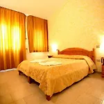 Hotell Paola 3*